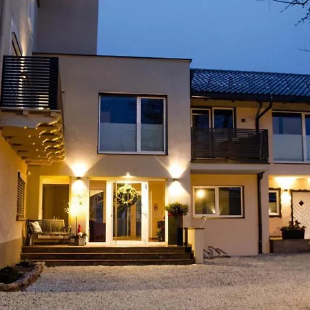 Haus Schnoell 5 Holiday home *